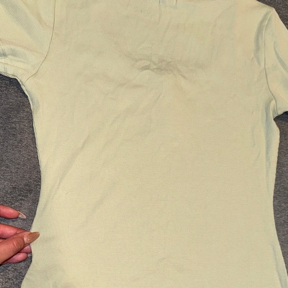 GUESS- NWT WOMEN'S Jewel-Button Ribbed Sage color Henley Top Size Medium - Picture 13 of 15
